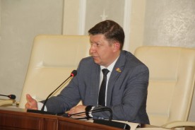 Уровень городских зарплат, тарифы, права потребителей: депутаты на комиссии по экономическому развитию рассмотрели вопросы качества жизни горожан